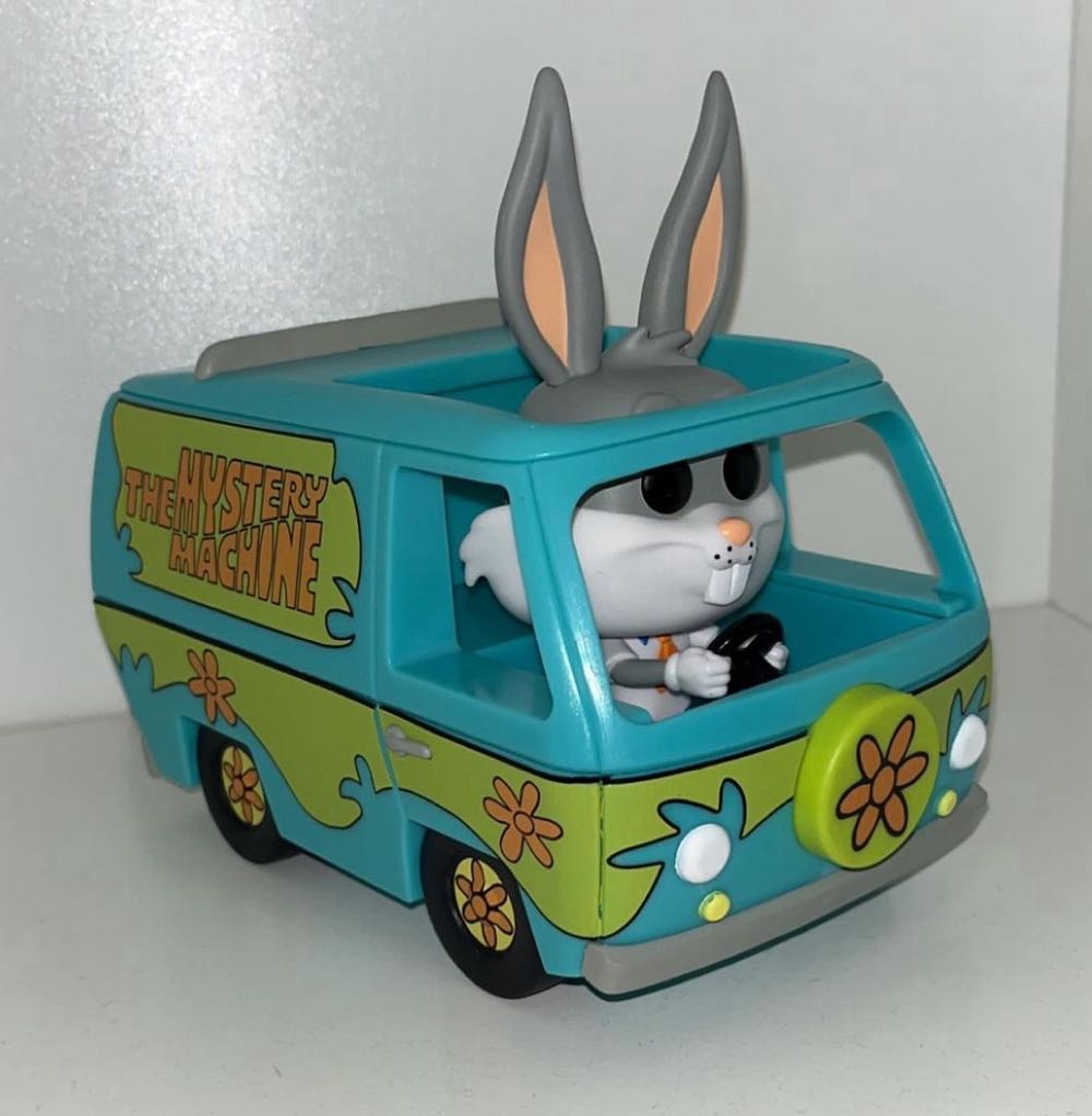 Mystery Machine With Bugs Bunny - Looney Tunes vinyl figure collectible [Barcode 889698694292] - Main Image 3