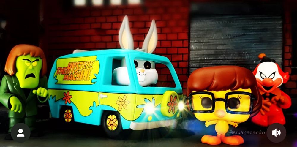 Mystery Machine With Bugs Bunny - Looney Tunes vinyl figure collectible [Barcode 889698694292] - Main Image 4