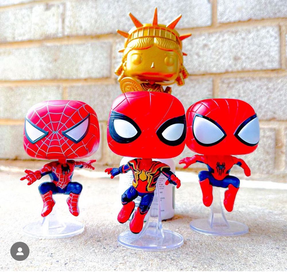 Spider-Man$65/Friendly Neighborhood Spider-Man/The Amazing Spider-Man - Spider-Man vinyl figure collectible [Barcode 889698683647] - Main Image 3