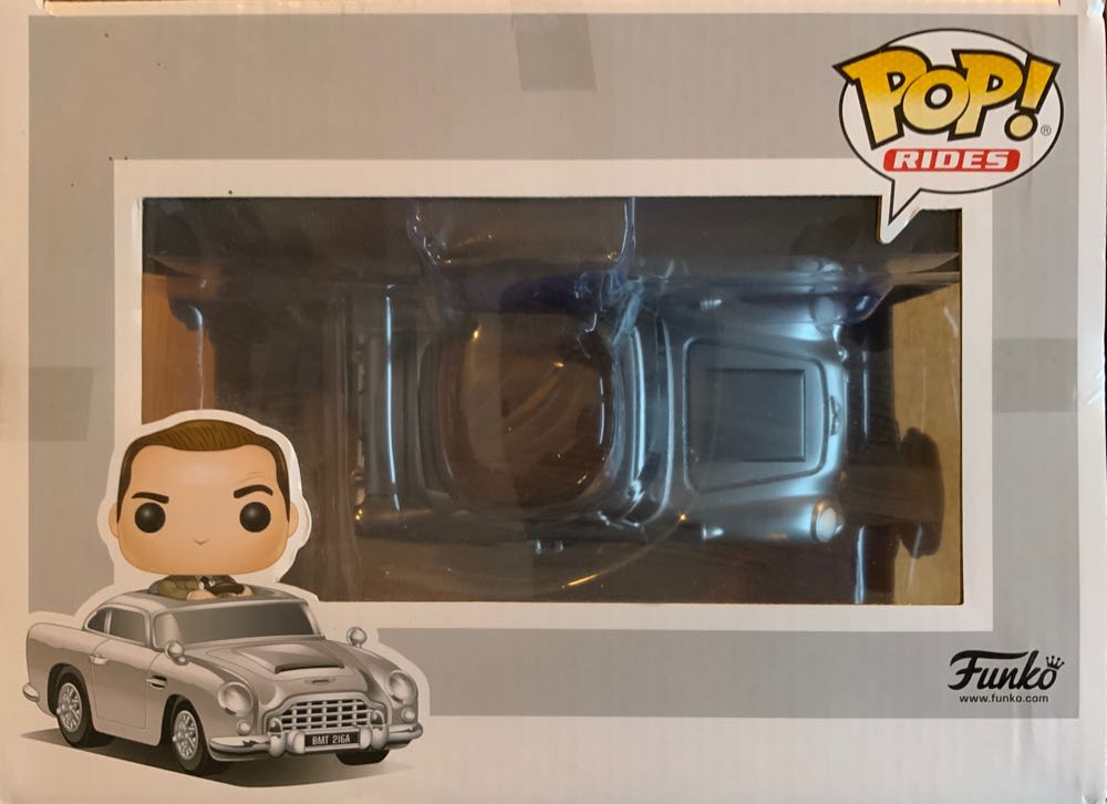 James Bond w/Aston Martin DB5 - 007 vinyl figure collectible - Main Image 3