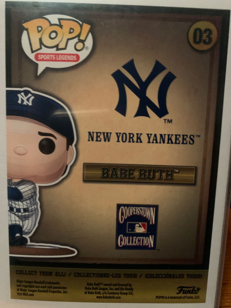 Babe Ruth (Pinstripes)  vinyl figure collectible [Barcode 889698434218] - Main Image 2