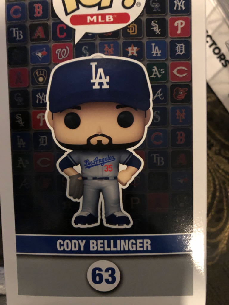 Dodgers - Cody Bellinger (Road Uniform) - MLB vinyl figure collectible [Barcode 889698546423] - Main Image 2