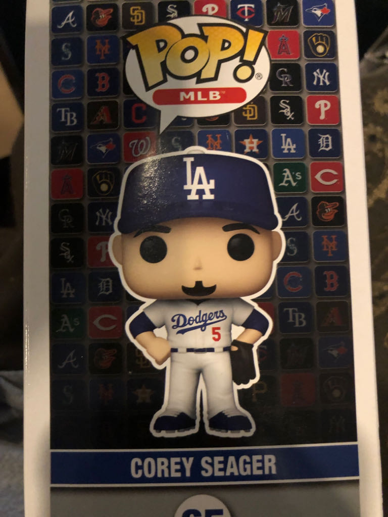 Corey Seager  vinyl figure collectible [Barcode 889698546447] - Main Image 2