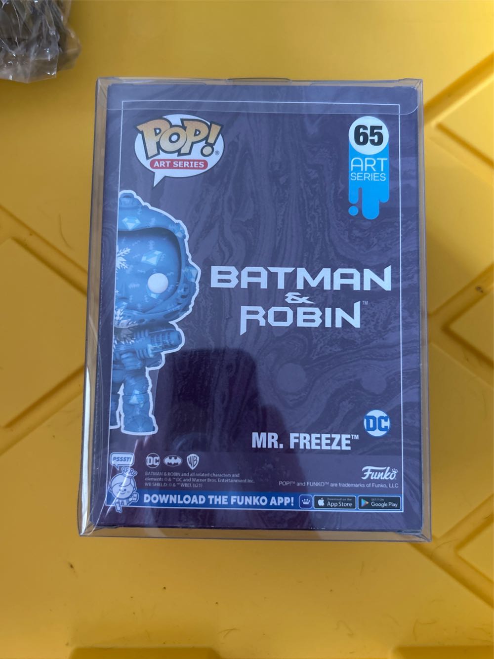 Mr. Freeze - Batman vinyl figure collectible [Barcode 889698609340] - Main Image 3