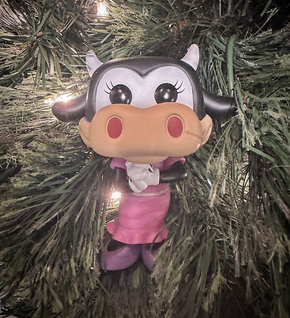 Clarabelle Cow - Disney vinyl figure collectible [Barcode 889698670357] - Main Image 3