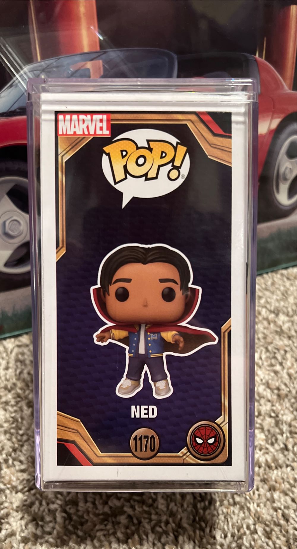 Ned - Spider-Man vinyl figure collectible [Barcode 889698683685] - Main Image 4