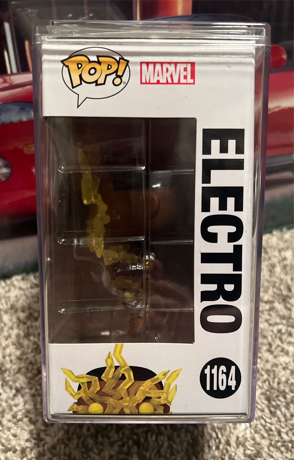 Electro (Max Dillon) - Spider-Man vinyl figure collectible [Barcode 889698676045] - Main Image 3