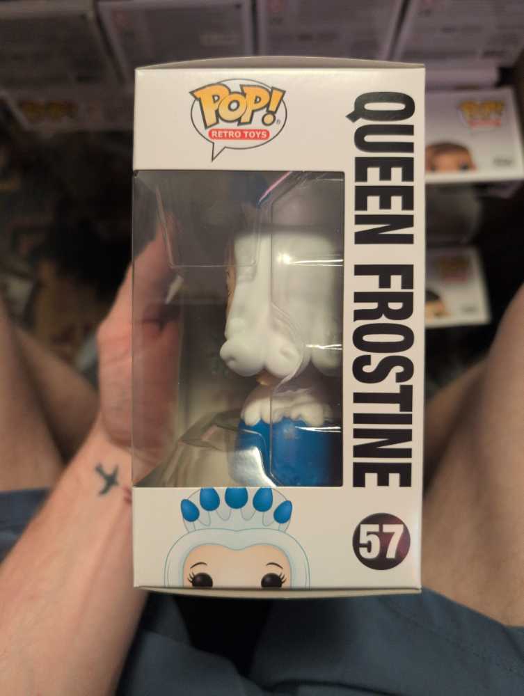 QUEEN FROSTINE: CANDYLAND - Candy Land vinyl figure collectible - Main Image 4