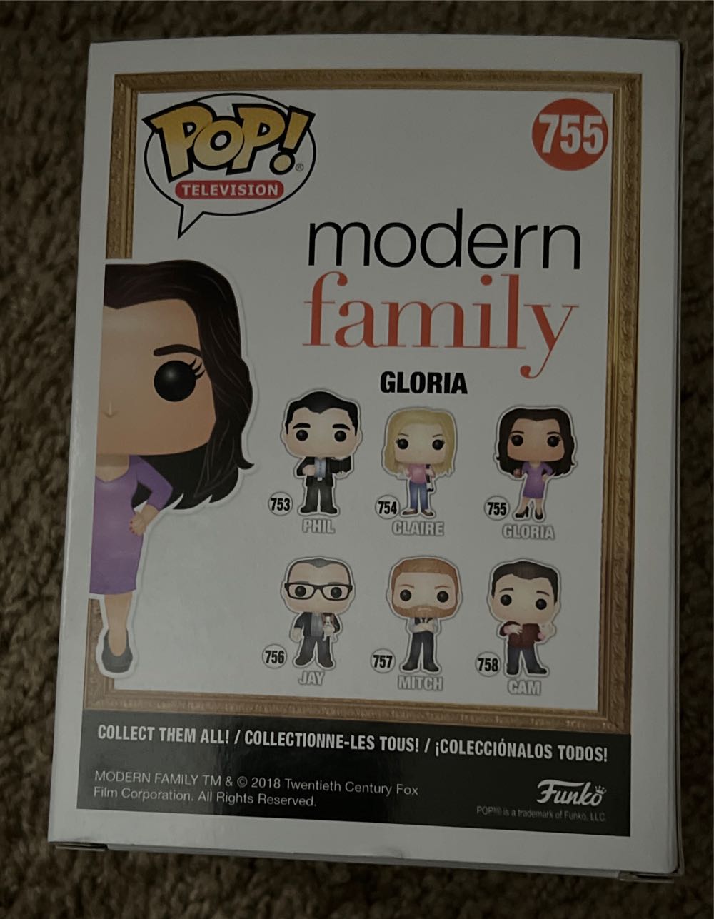 Gloria  vinyl figure collectible [Barcode 889698364515] - Main Image 2