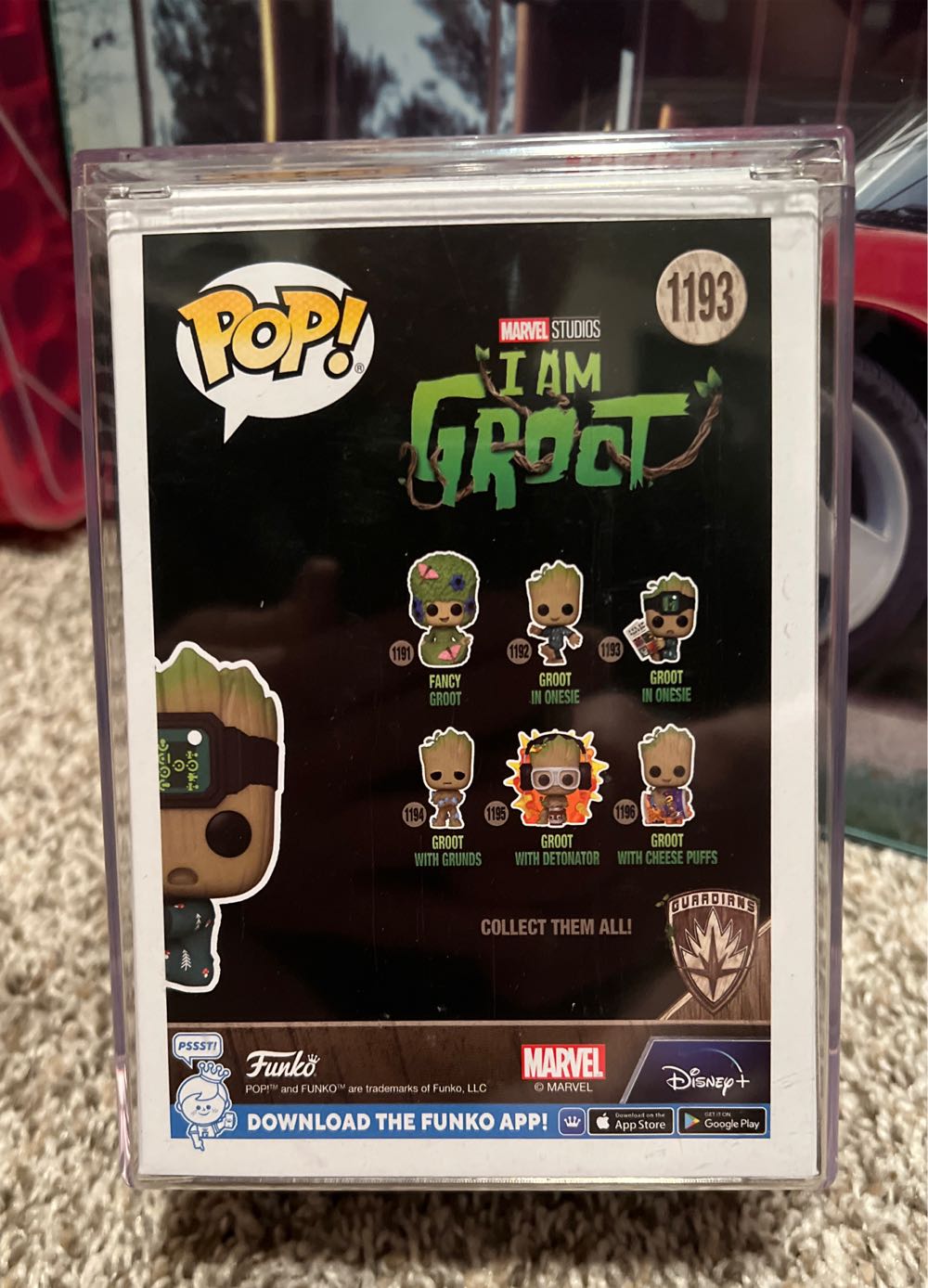 Groot In Onesie - Guardians of the Galaxy vinyl figure collectible [Barcode 889698706513] - Main Image 2