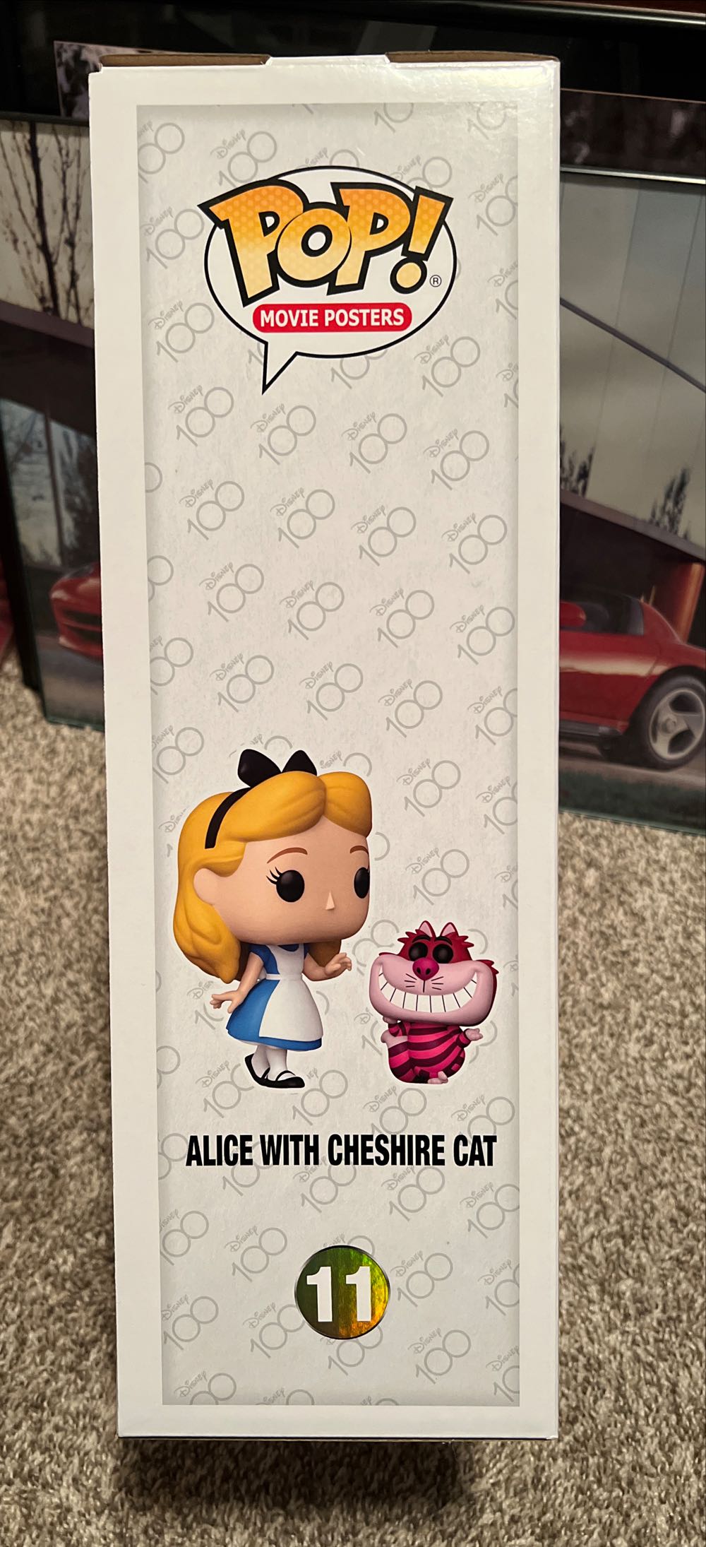 Alice With Cheshire Cat - Alice in Wonderland vinyl figure collectible [Barcode 889698674973] - Main Image 4