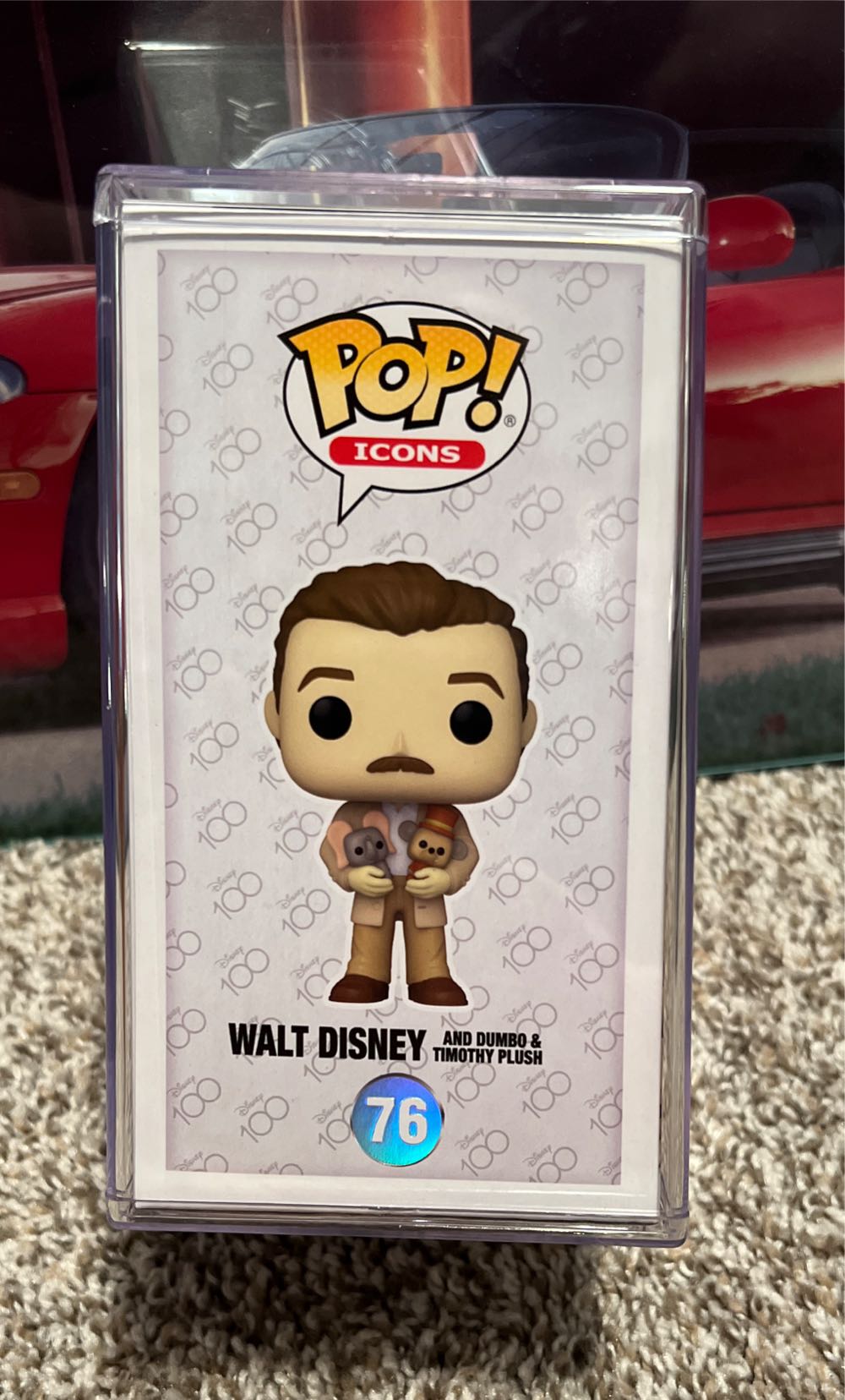 Disney-Walt Disney (with Dumbo & Timothy) - Disney vinyl figure collectible [Barcode 889698679961] - Main Image 4