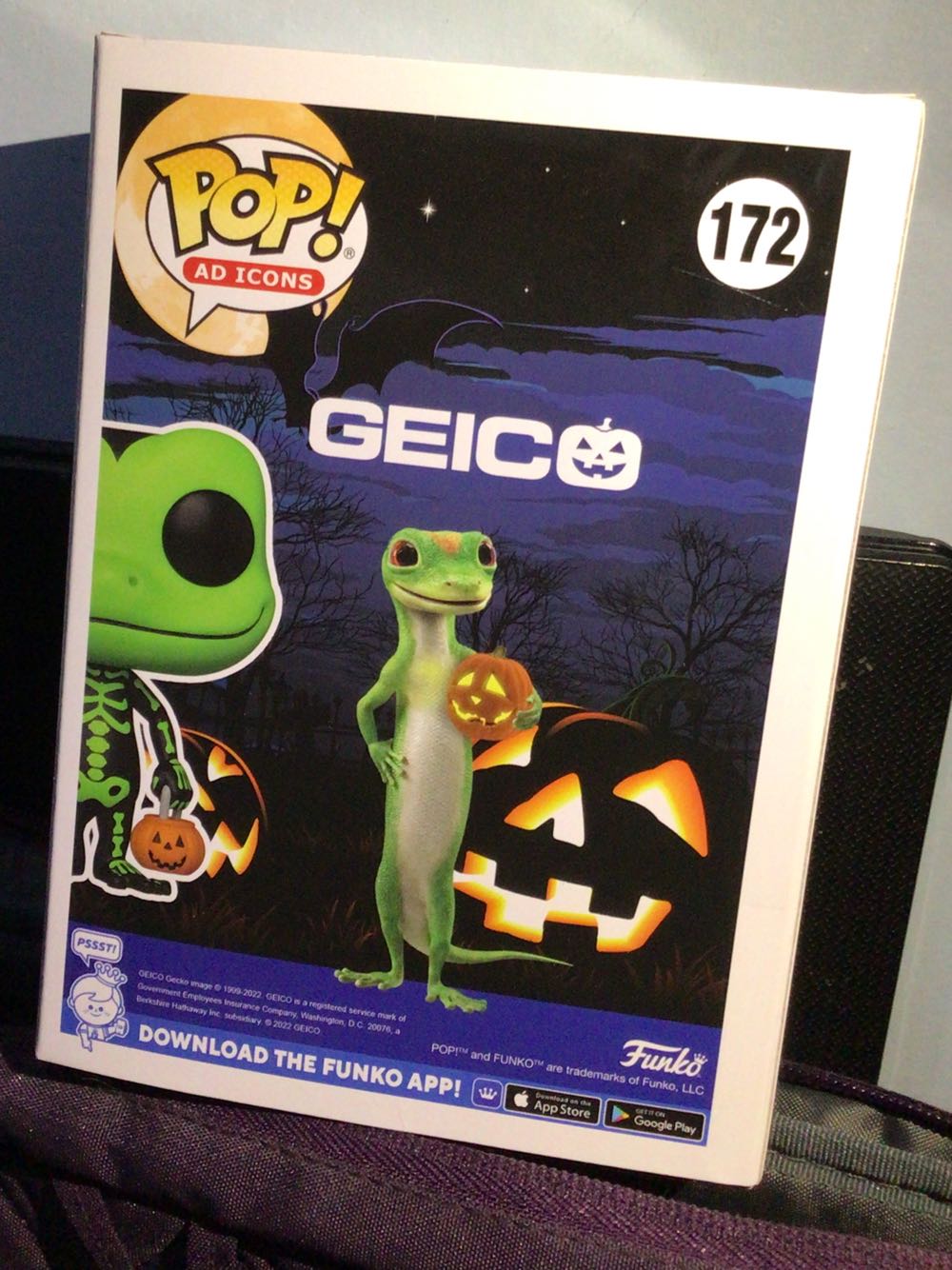 Geicoween Gecko Green - Ad Icons vinyl figure collectible [Barcode 889698704687] - Main Image 3