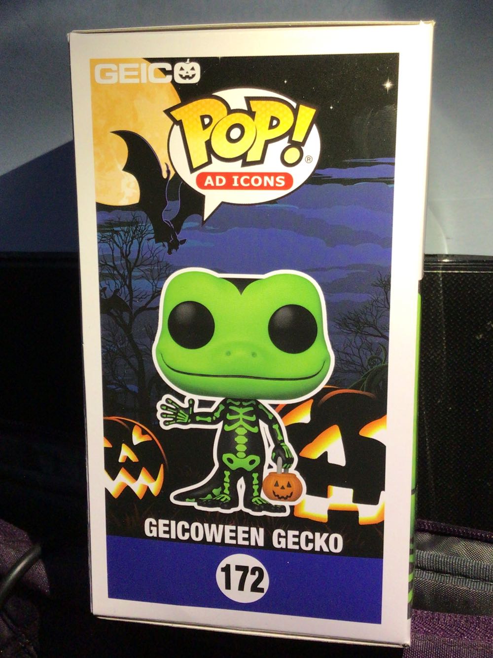 Geicoween Gecko Green - Ad Icons vinyl figure collectible [Barcode 889698704687] - Main Image 4