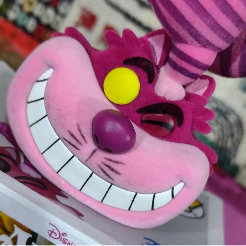 Cheshire Cat - Alice in Wonderland vinyl figure collectible - Main Image 3