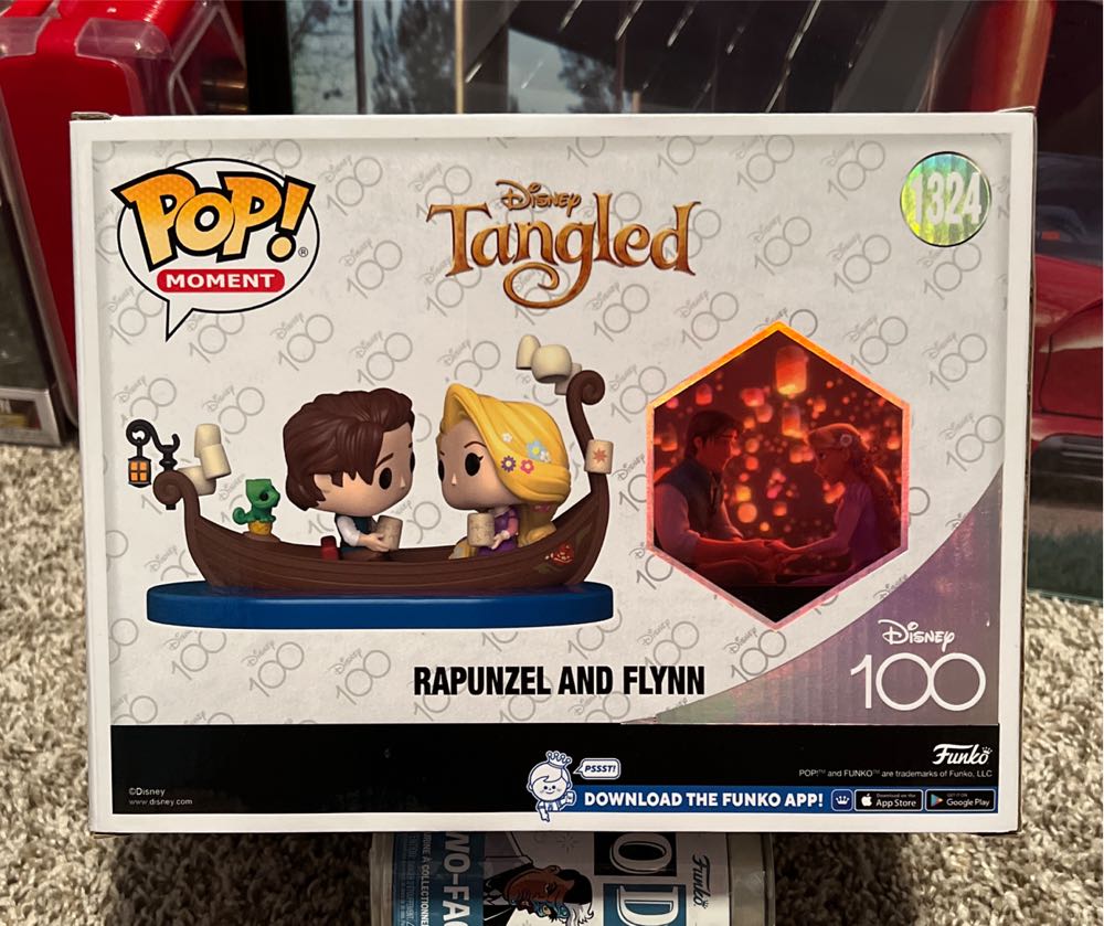 Tangled: Rapunzel And Flynn - Tangled vinyl figure collectible [Barcode 889698679787] - Main Image 2