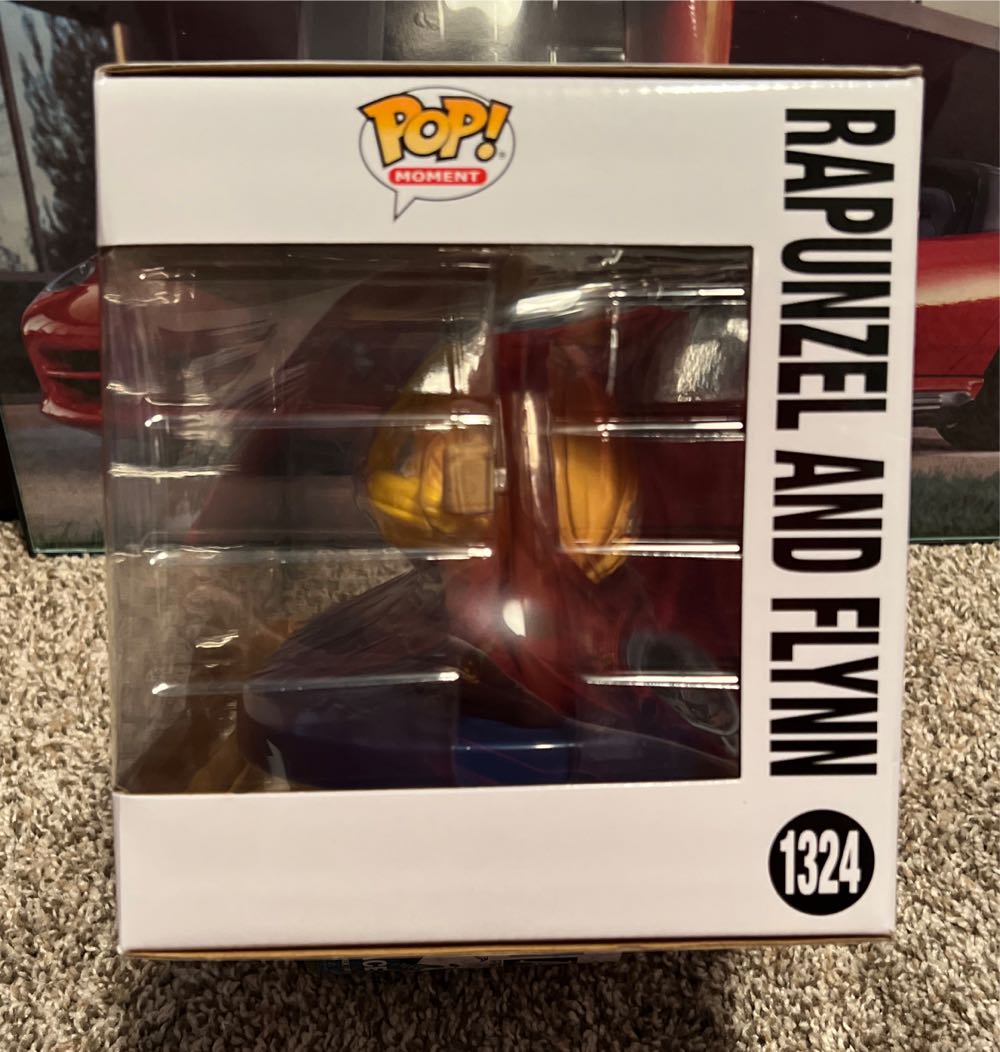 Tangled: Rapunzel And Flynn - Tangled vinyl figure collectible [Barcode 889698679787] - Main Image 3