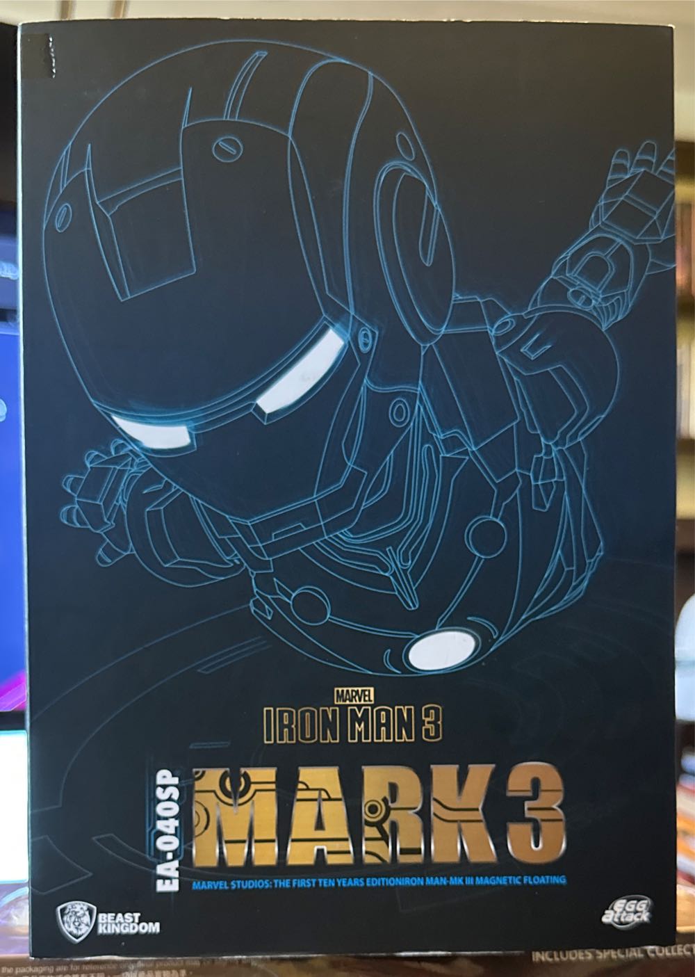 Whis (Eating Noodles)