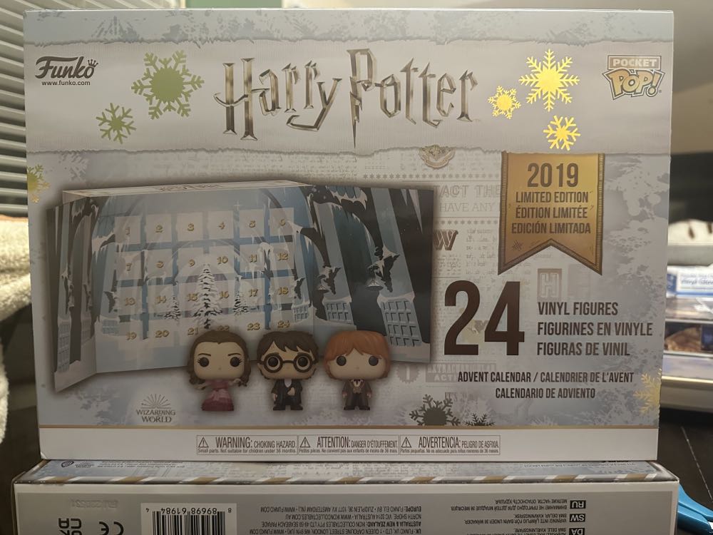 2019 Harry Potter Advent Calendar - Harry Potter vinyl figure collectible [Barcode 889698427531] - Main Image 2