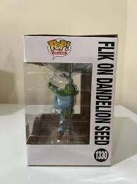 Flik on Dandelion Seed - A Bug’s Life vinyl figure collectible [Barcode 889698702799] - Main Image 4