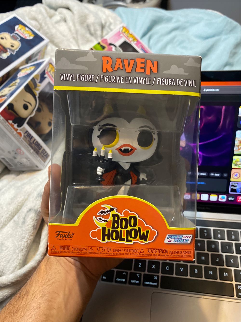 Boo Hollow: Raven  vinyl figure collectible [Barcode 889698580045] - Main Image 2