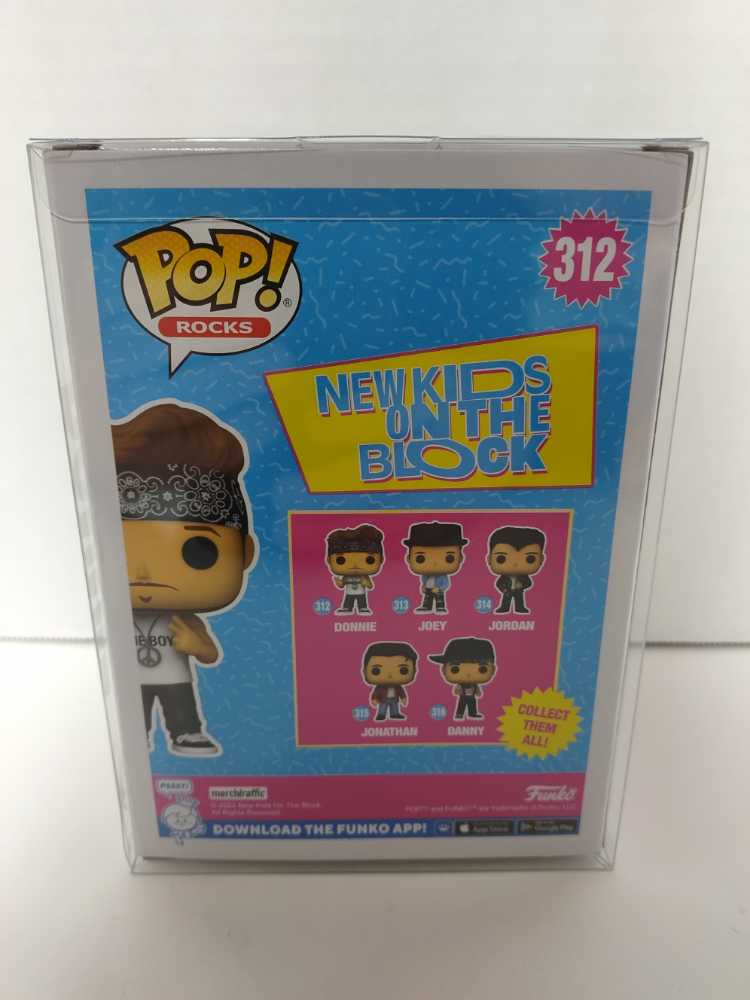 New Kids on the Block: Donnie  vinyl figure collectible [Barcode 889698596138] - Main Image 2