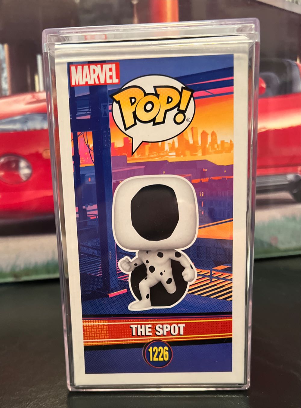 The Spot Pop! 1226 - Spider-Man vinyl figure collectible [Barcode 889698657259] - Main Image 4