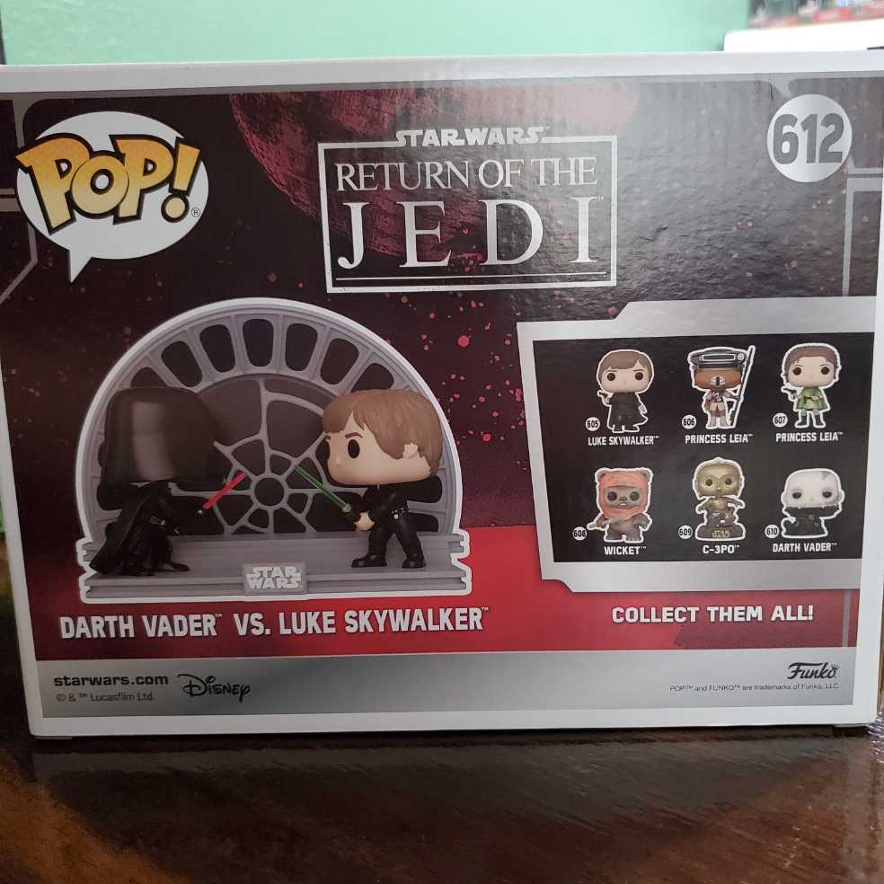 Darth Vader Vs. Luke Skywalker - Star Wars vinyl figure collectible [Barcode 889698707435] - Main Image 2