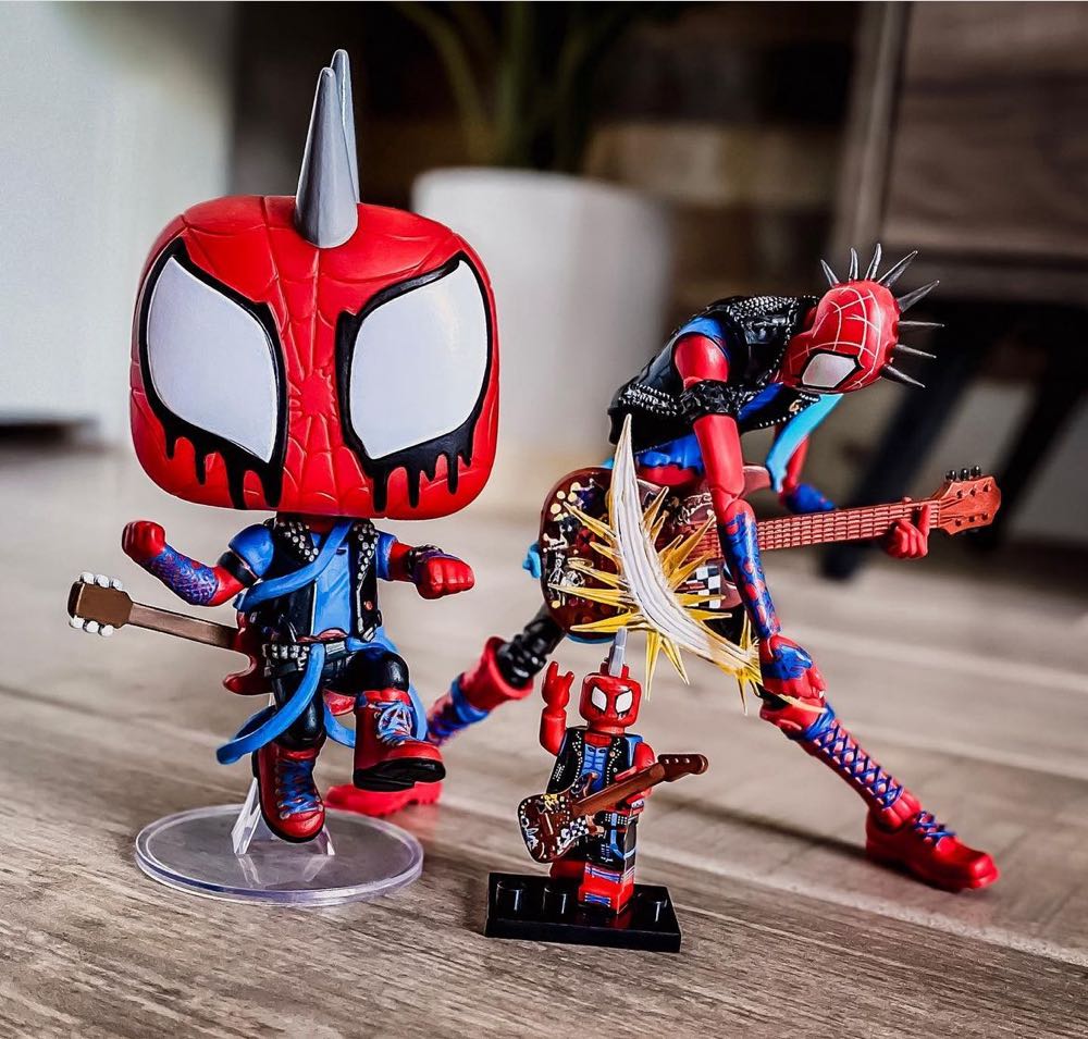 Spider-Punk Pop! 1231 - Funko vinyl figure collectible [Barcode 889698657341] - Main Image 4