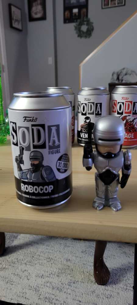 Robocop (Soda) - RoboCop vinyl figure collectible [Barcode 889698616638] - Main Image 2
