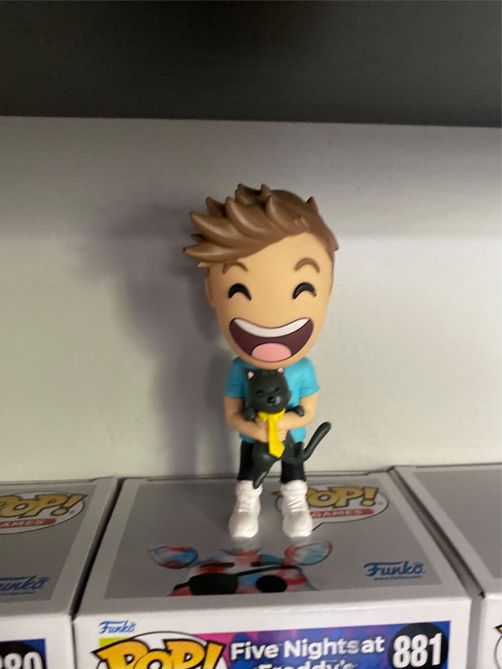 Youtooz Denis  vinyl figure collectible - Main Image 2