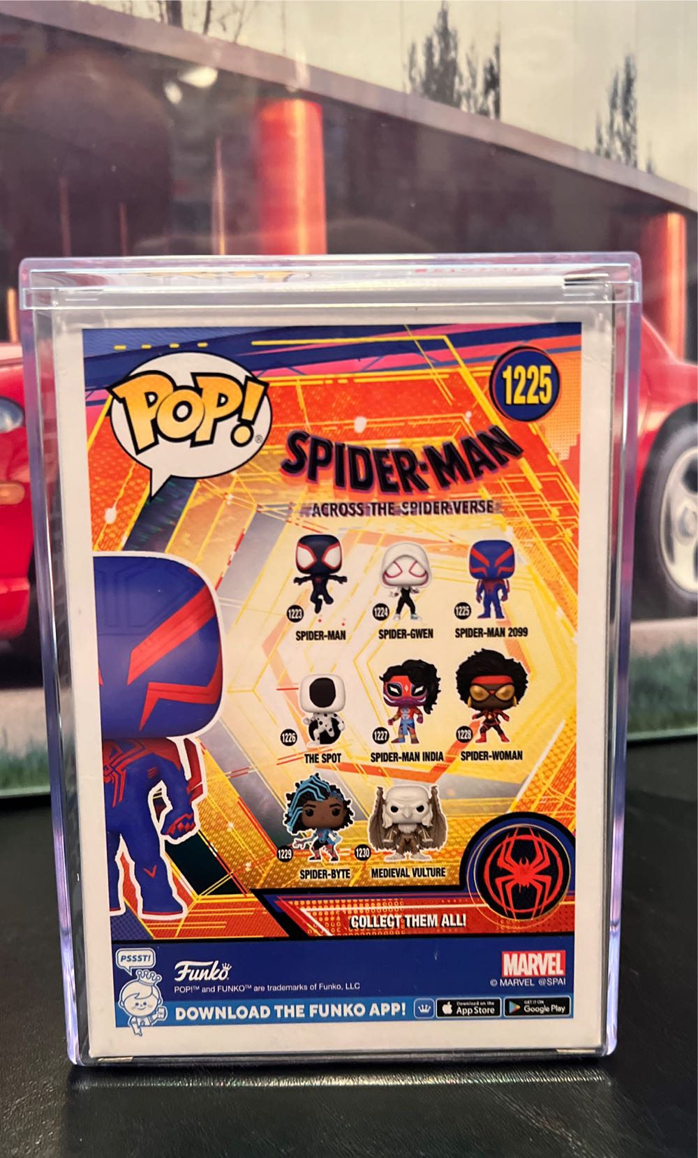 Spider Man 2099 (Across The Spider Verse) - Spider-Man: Miles Morales vinyl figure collectible [Barcode 889698657242] - Main Image 2