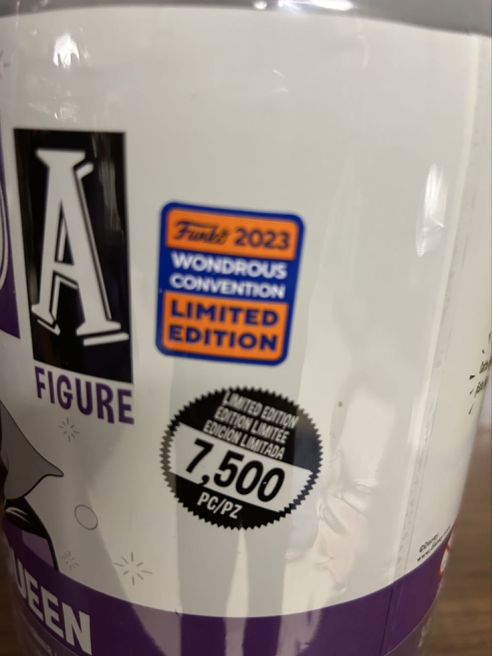 The Queen 3 Liter Soda - Disney Villains vinyl figure collectible [Barcode 889698702829] - Main Image 3