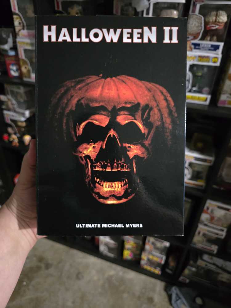 Michael Myers Halloween 2 - Halloween vinyl figure collectible [Barcode 634482606834] - Main Image 2