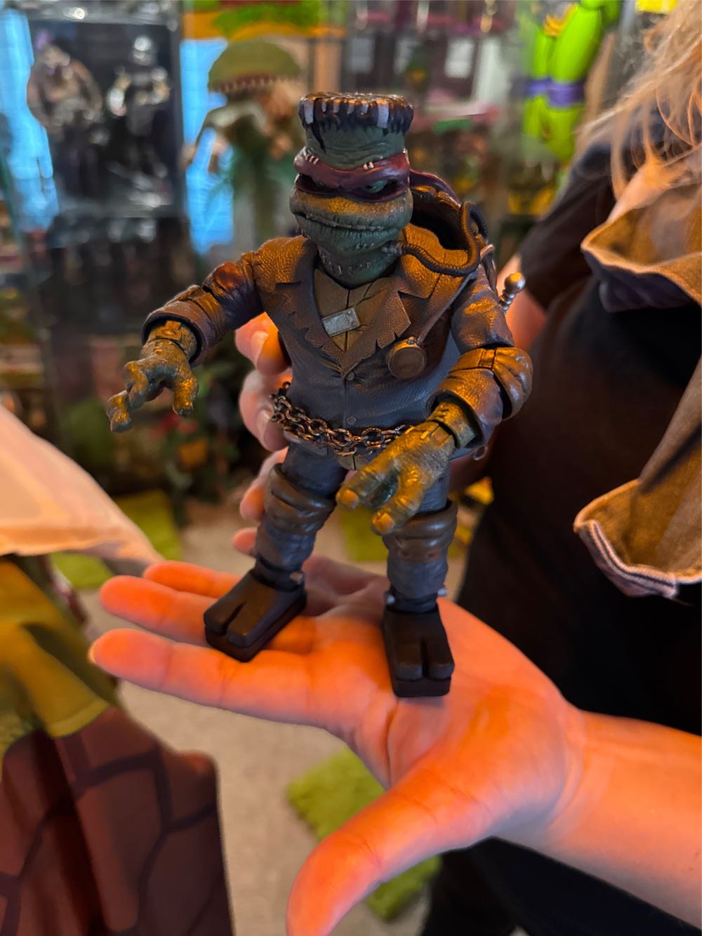 Neca TMNT: Raphael As Frankensteins Monster - Teenage Mutant Ninja Turtles vinyl figure collectible [Barcode 634482541883] - Main Image 2