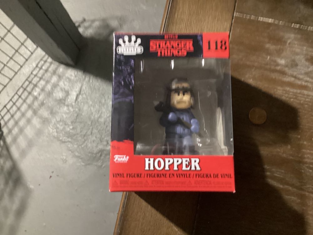 Minix: Stranger Things: Hopper Vinyl Figure
