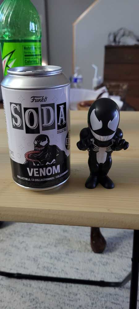 Venom Soda  vinyl figure collectible [Barcode 889698605342] - Main Image 2