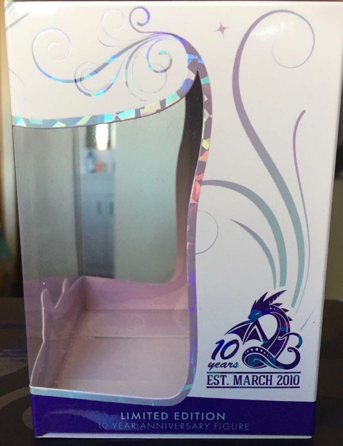 D&B Rosa Friend To All Beasties  vinyl figure collectible [Barcode 810002710834] - Main Image 3