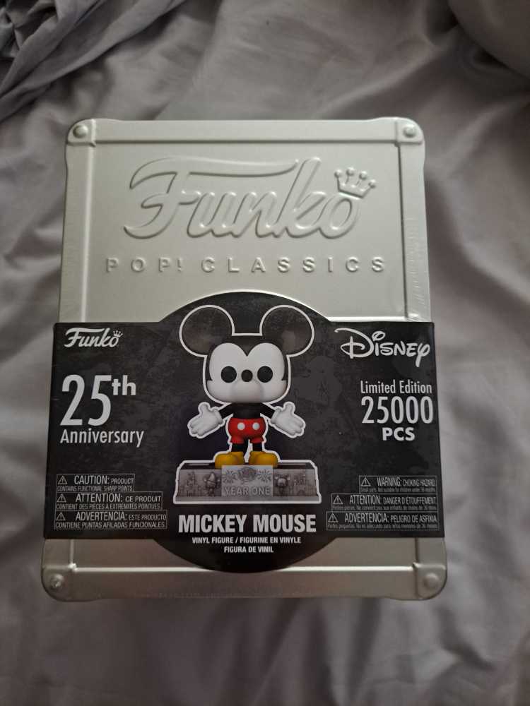 DRABYGE Baby Dragon On Geode With Eggs