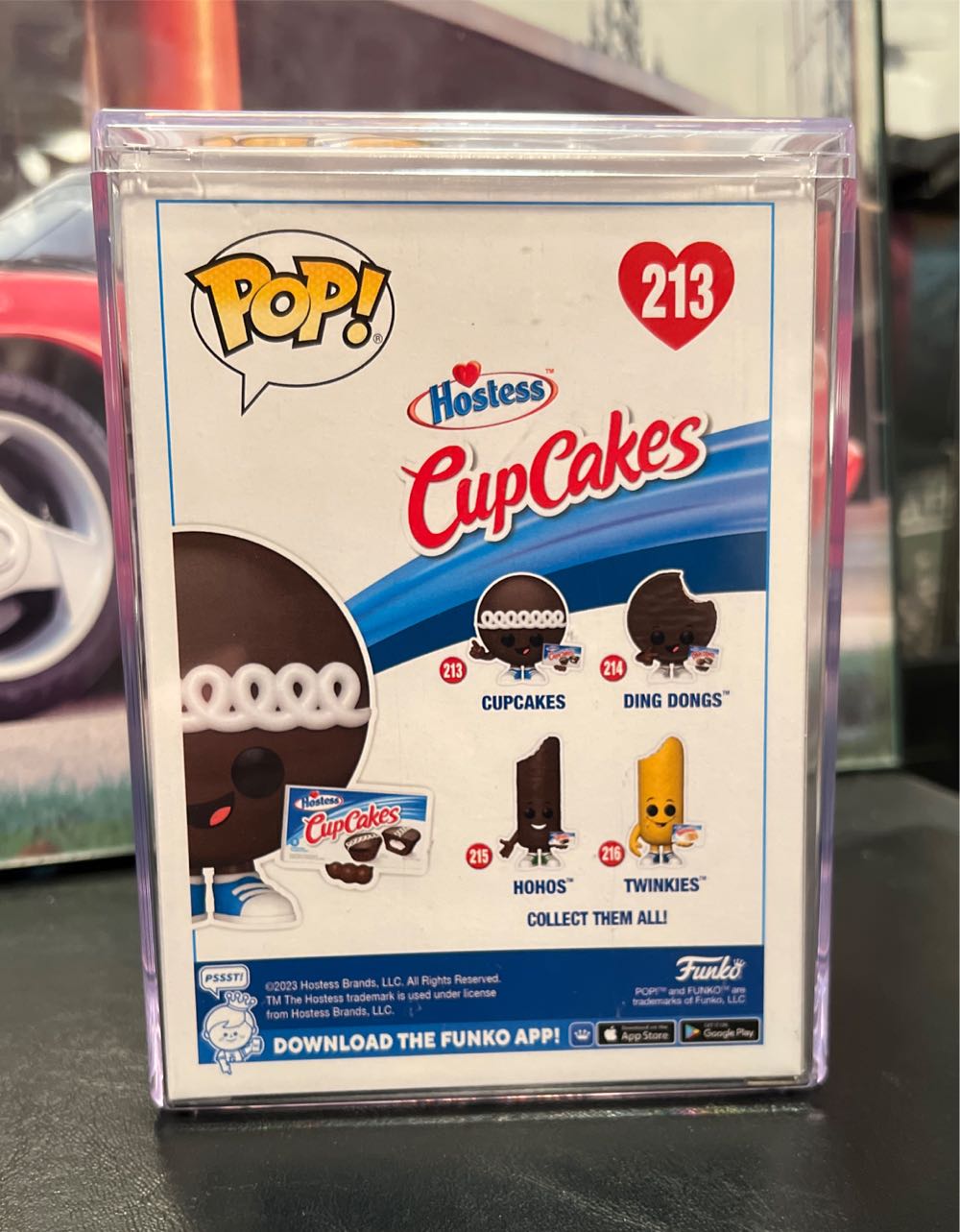Cupcakes  vinyl figure collectible [Barcode 889698707534] - Main Image 2