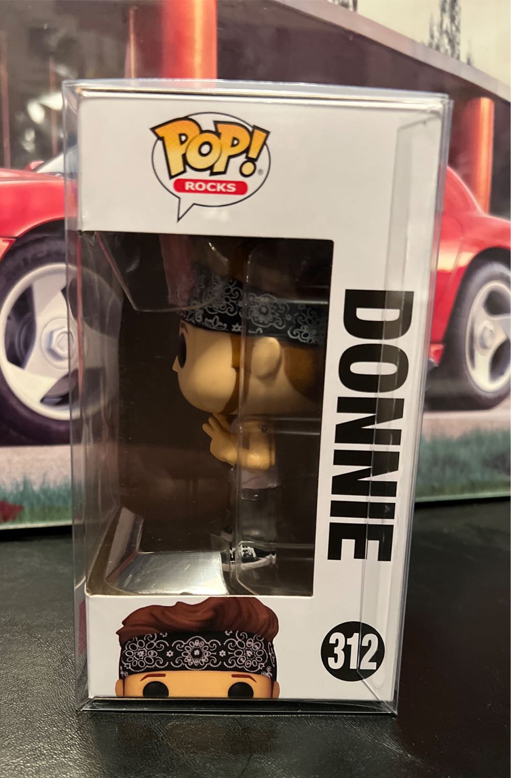NEW KIDS ON THE BLOCK: DONNIE  vinyl figure collectible [Barcode 889698596138] - Main Image 3