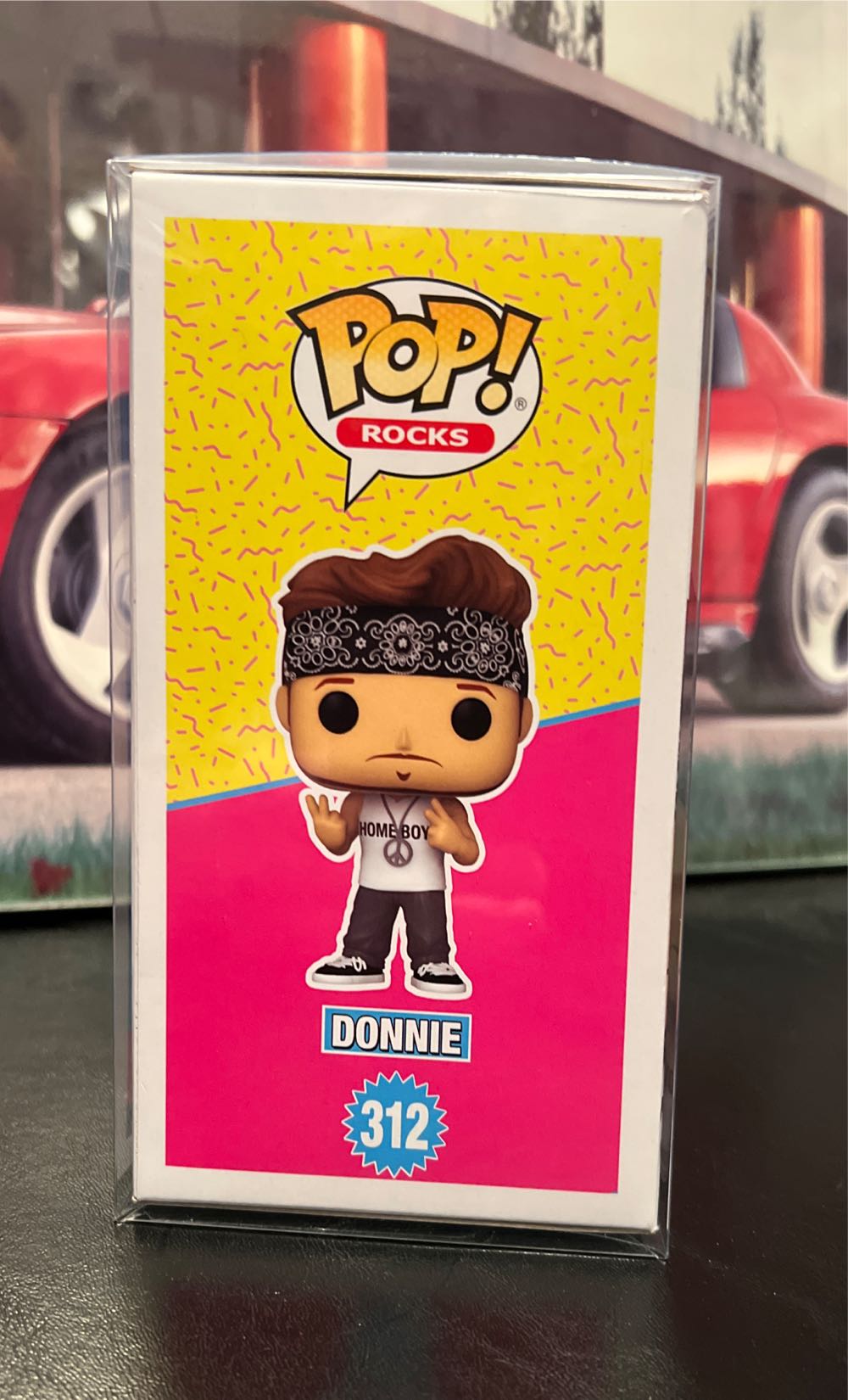 NEW KIDS ON THE BLOCK: DONNIE  vinyl figure collectible [Barcode 889698596138] - Main Image 4
