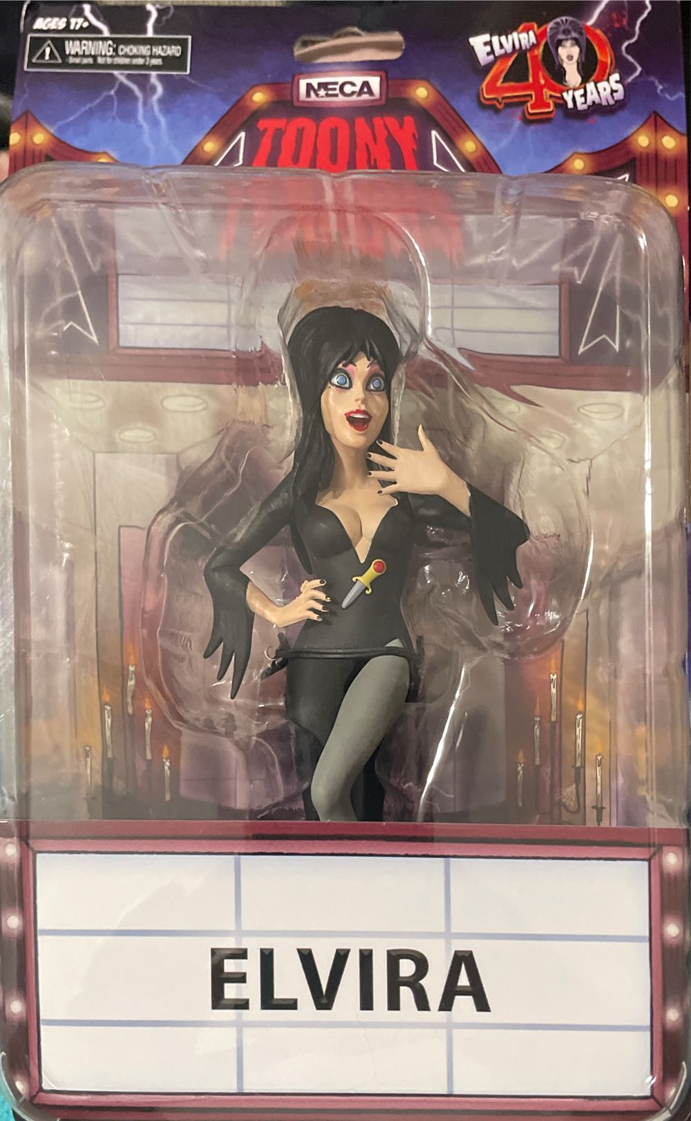 Elvira Mistress Of The Dark - Elvira - Elvira Mistress of the Dark vinyl figure collectible [Barcode 634482397343] - Main Image 2