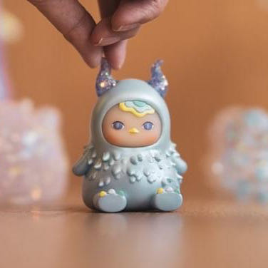 Daisy Handmade By Robots Full Size Vinyl Figure