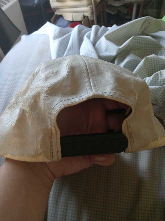 Sliver Super Mario Hat  vinyl figure collectible - Main Image 2