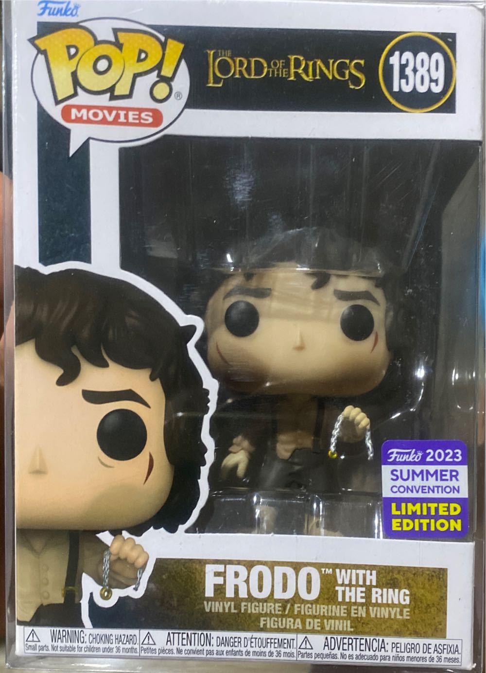 Frodo With The Ring - The Lord of the Rings vinyl figure collectible [Barcode 889698717397] - Main Image 4