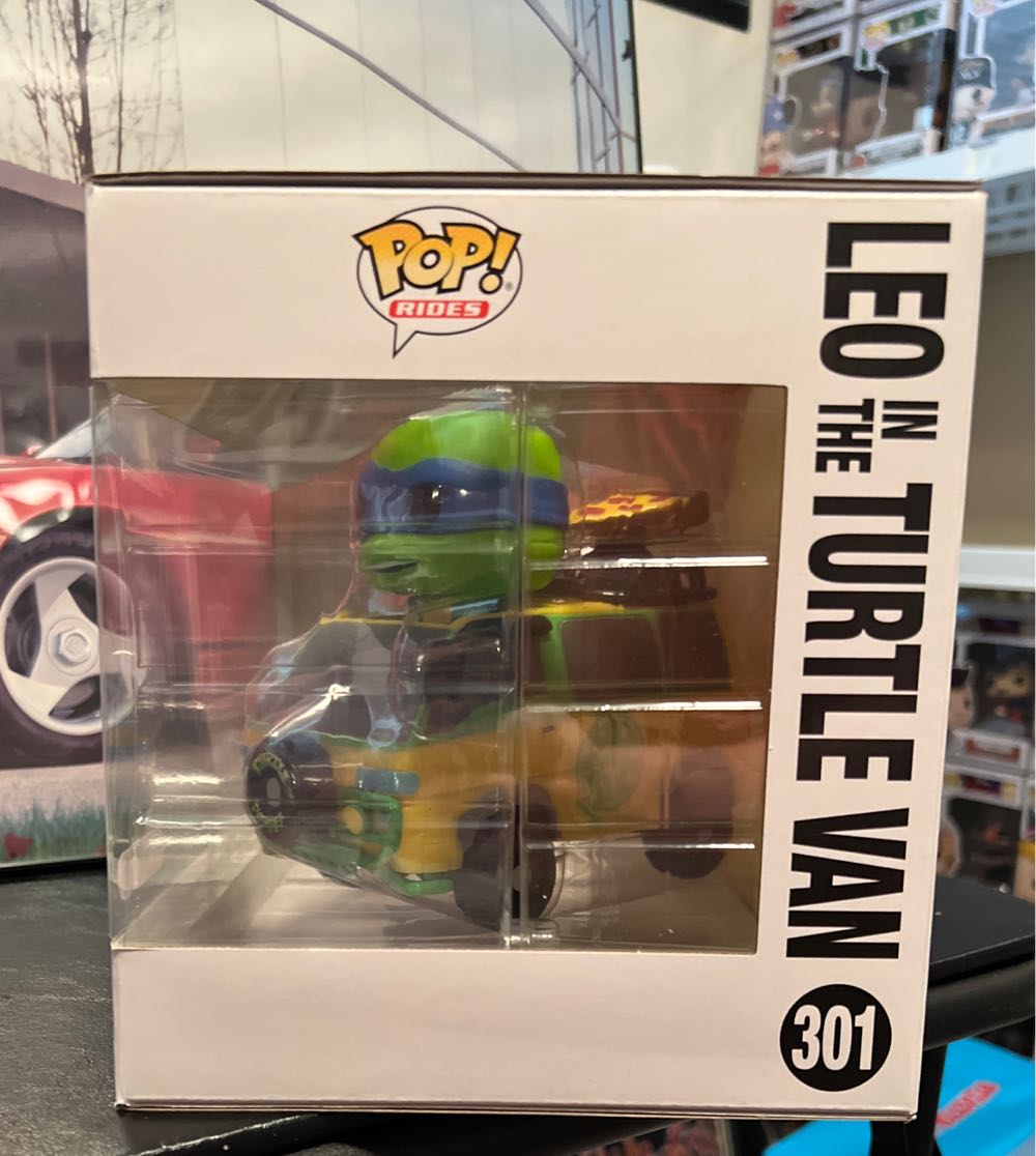 Leo In The Turtle Van - Teenage Mutant Ninja Turtles vinyl figure collectible [Barcode 889698735780] - Main Image 3