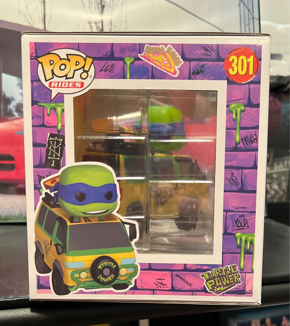 Leo In The Turtle Van - Teenage Mutant Ninja Turtles vinyl figure collectible [Barcode 889698735780] - Main Image 4