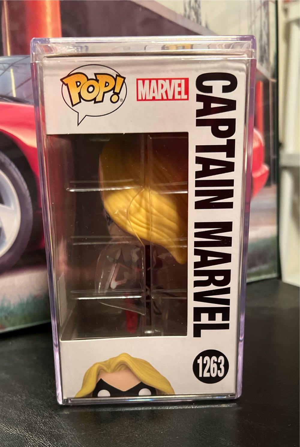 Captain Marvel - Marvel Universe vinyl figure collectible [Barcode 889698717519] - Main Image 3