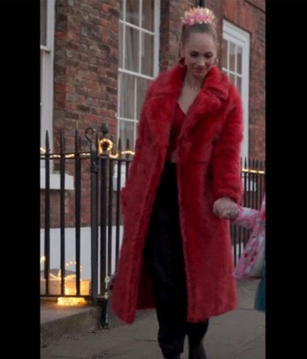 Keeley Jones  vinyl figure collectible [Barcode 889698657075] - Main Image 2